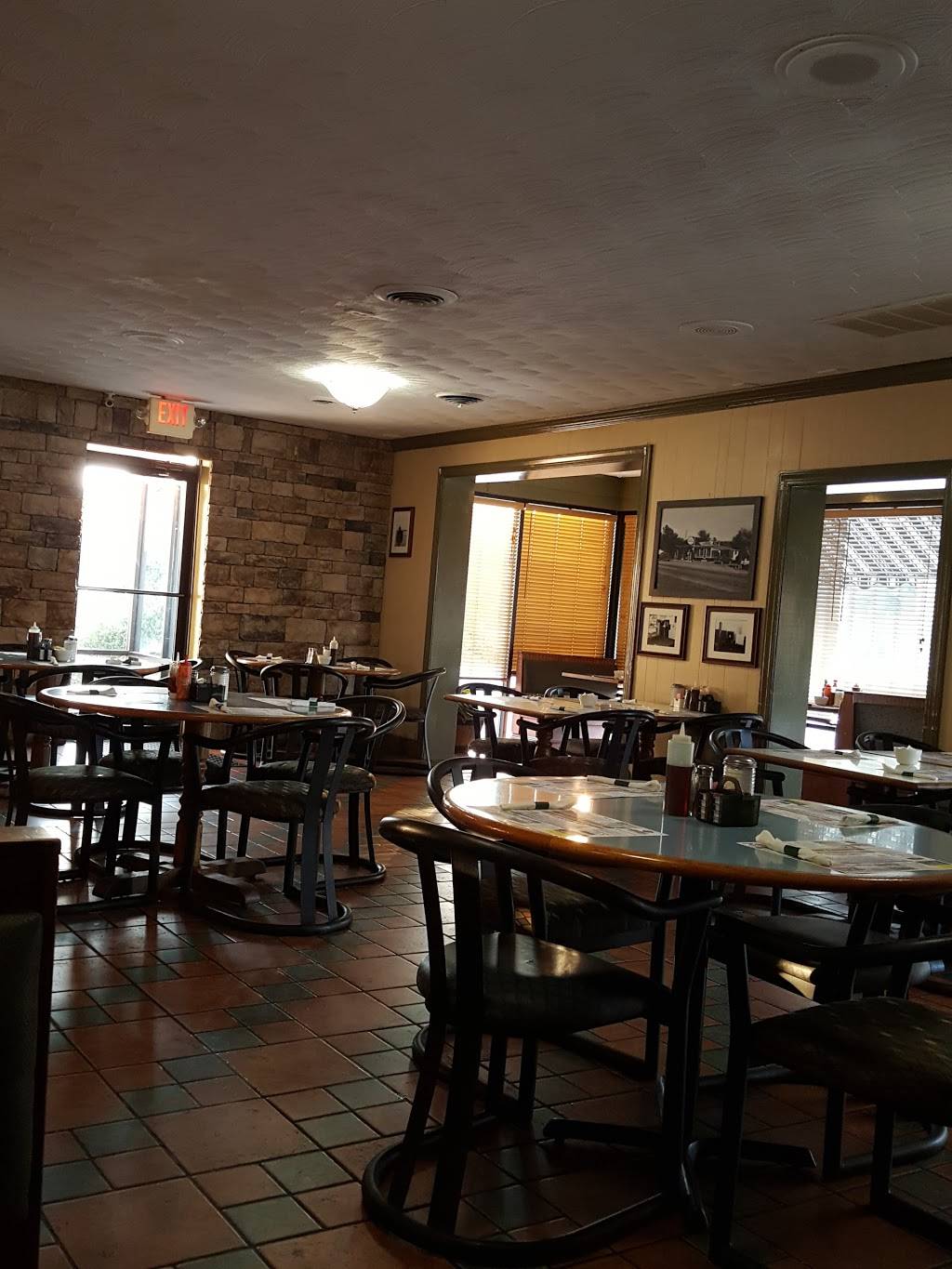 Damon & Company | restaurant | 7104 George Washington Memorial Hwy, Gloucester, VA 23061, USA | 8046937218 OR +1 804-693-7218