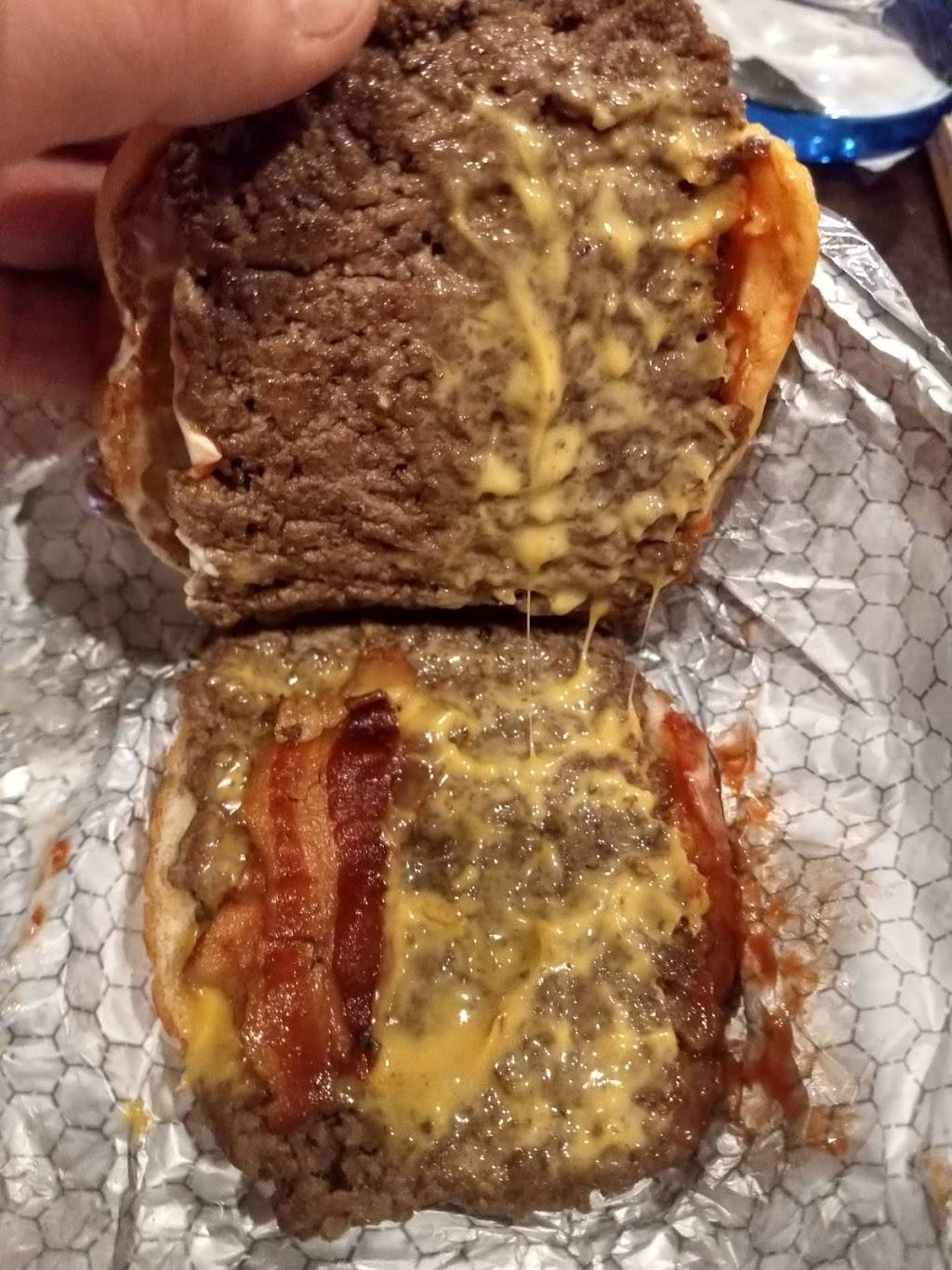 Wendys | restaurant | 22725 Orchard Lake Rd, Farmington, MI 48336, USA | 2484760554 OR +1 248-476-0554