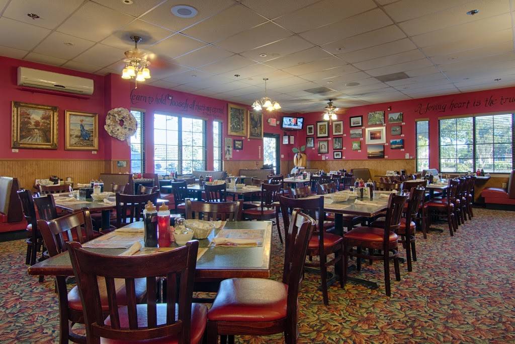 Applewood House of Pancakes | restaurant | 14361 Ocean Hwy, Pawleys Island, SC 29585, USA | 8439791022 OR +1 843-979-1022
