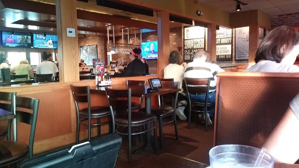 Applebees Grill + Bar | restaurant | 640 Rembert C Dennis Blvd, Moncks Corner, SC 29461, USA | 8437614545 OR +1 843-761-4545