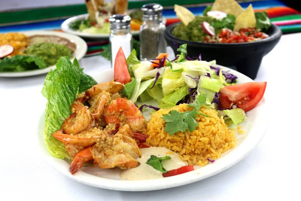 Fiesta Martin Bar And Grill | restaurant | 300 E Florence Ave, Inglewood, CA 90301, USA | 3106733300 OR +1 310-673-3300