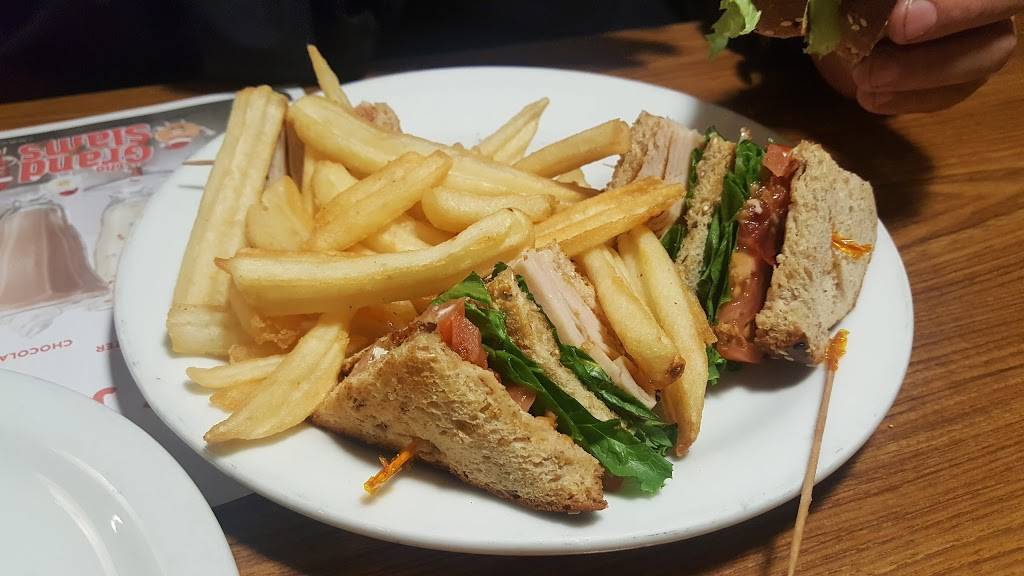 Dennys | restaurant | 2634 E Carson St, Lakewood, CA 90712, USA | 5624258448 OR +1 562-425-8448