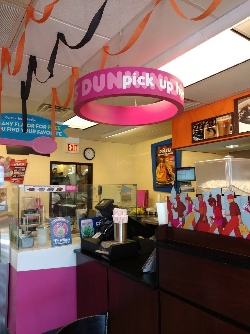 Dunkin Donuts | cafe | 3910 W Touhy Ave, Lincolnwood, IL 60712, USA | 8476773400 OR +1 847-677-3400