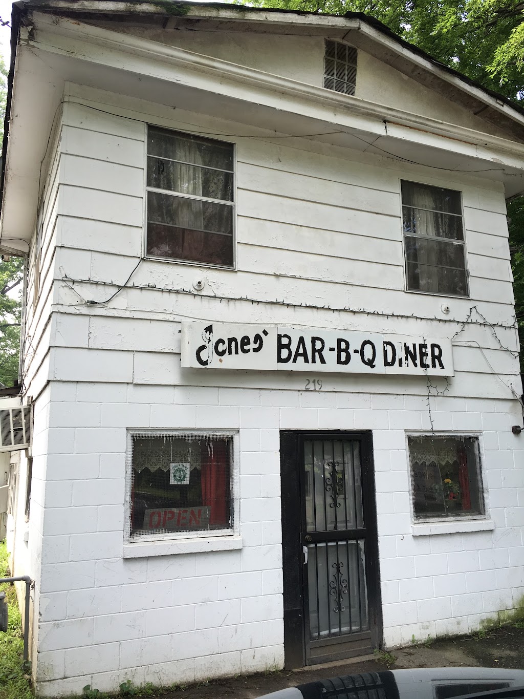 Jones Bar-B-Q Diner | restaurant | 219 W Louisiana St, Marianna, AR 72360, USA | 8702953807 OR +1 870-295-3807