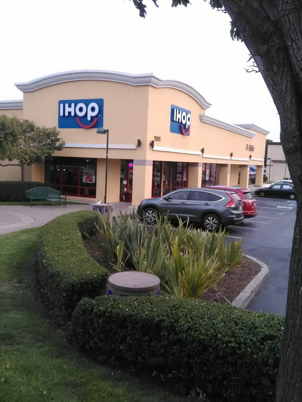 IHOP | bakery | 11511 San Pablo Ave, El Cerrito, CA 94530, USA | 5102325490 OR +1 510-232-5490