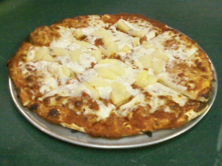 Makin Pizza | restaurant | 144 S Macon St, Bement, IL 61813, USA | 2176787005 OR +1 217-678-7005