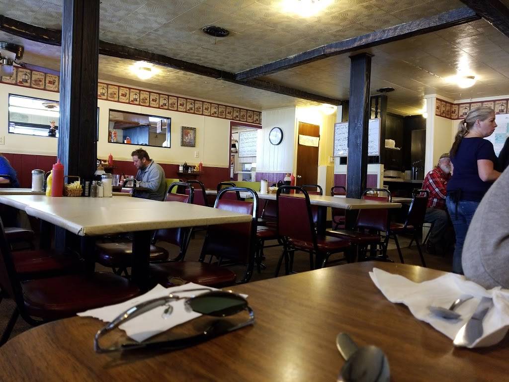 Dads Place | restaurant | 1104 3rd St, Three Rivers, MI 49093, USA | 2692797175 OR +1 269-279-7175