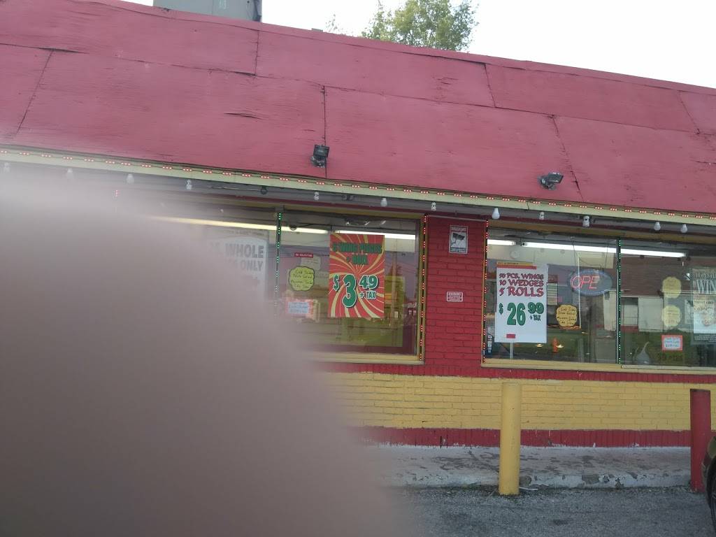 Sams Fast Food | restaurant | 2101 W Broadway, Louisville, KY 40211, USA | 5027081461 OR +1 502-708-1461