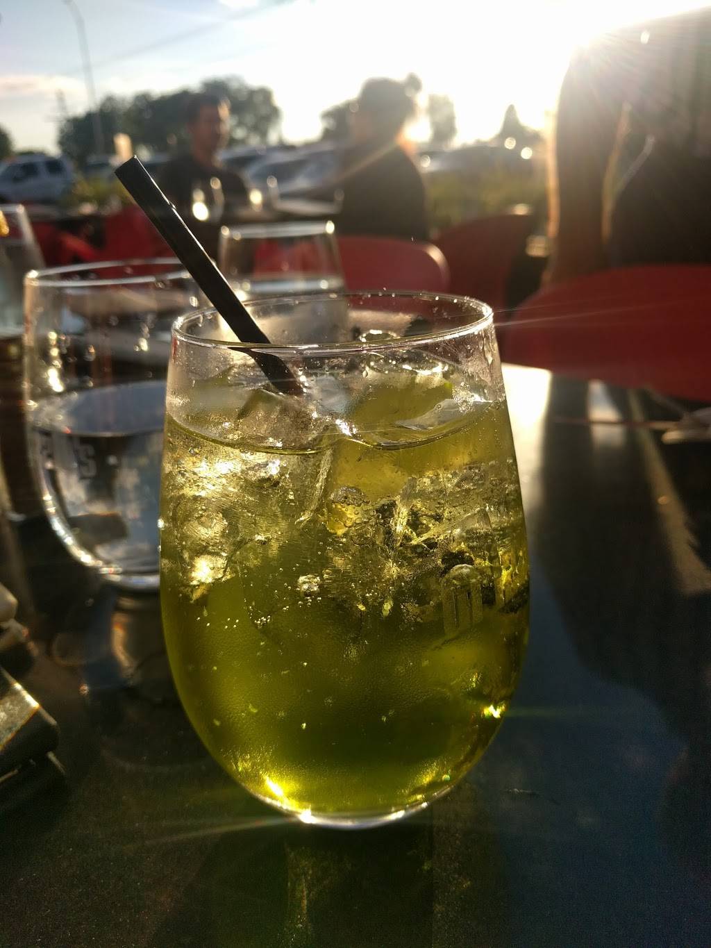 Grizzlys | restaurant | 1421 Chemin Gascon, Terrebonne, QC J6X 4L9, Canada | 4509644046 OR +1 450-964-4046