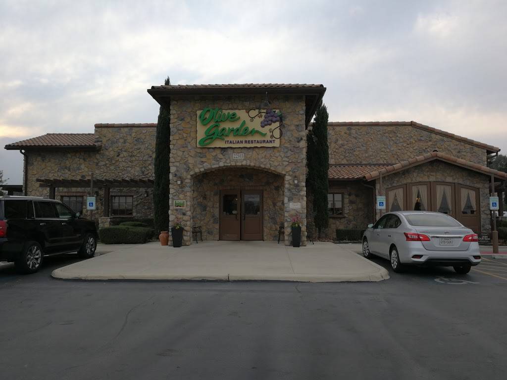 Olive Garden Italian Restaurant | meal takeaway | 22503 US-281, San Antonio, TX 78258, USA | 2104819964 OR +1 210-481-9964
