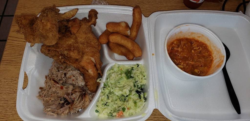 Cape Fear BBQ & Chicken | restaurant | 523 Grove St, Fayetteville, NC 28301, USA | 9104831884 OR +1 910-483-1884