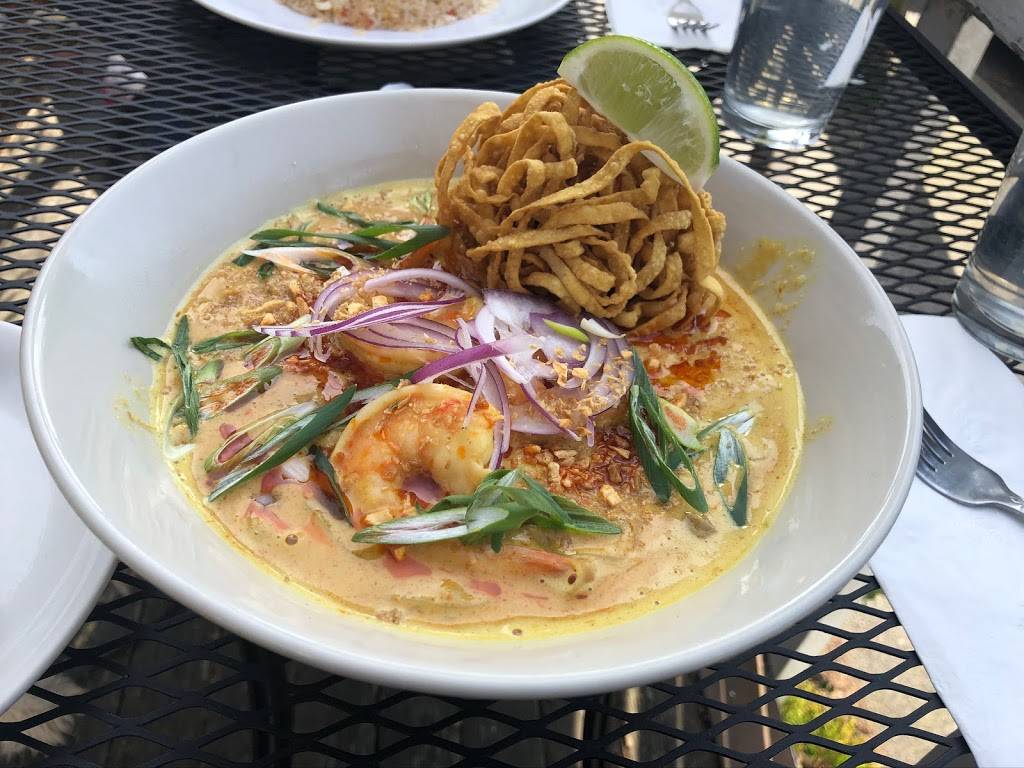 The Patio Fine Thai Cuisine | restaurant | 524 15th Ave E, Seattle, WA 98112, USA | 2063282406 OR +1 206-328-2406