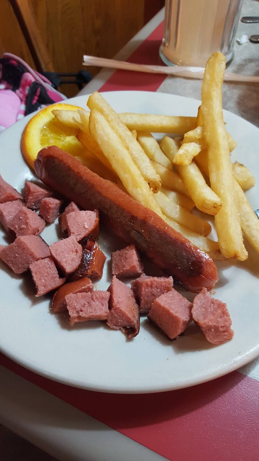 J & J Eaton Place | restaurant | 218 S Cochran Ave, Charlotte, MI 48813, USA | 5175436630 OR +1 517-543-6630