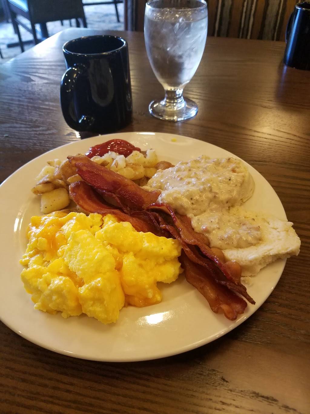 Capitol City Grille | restaurant | 111 N Grand Ave, Lansing, MI 48933, USA | 5172673459 OR +1 517-267-3459