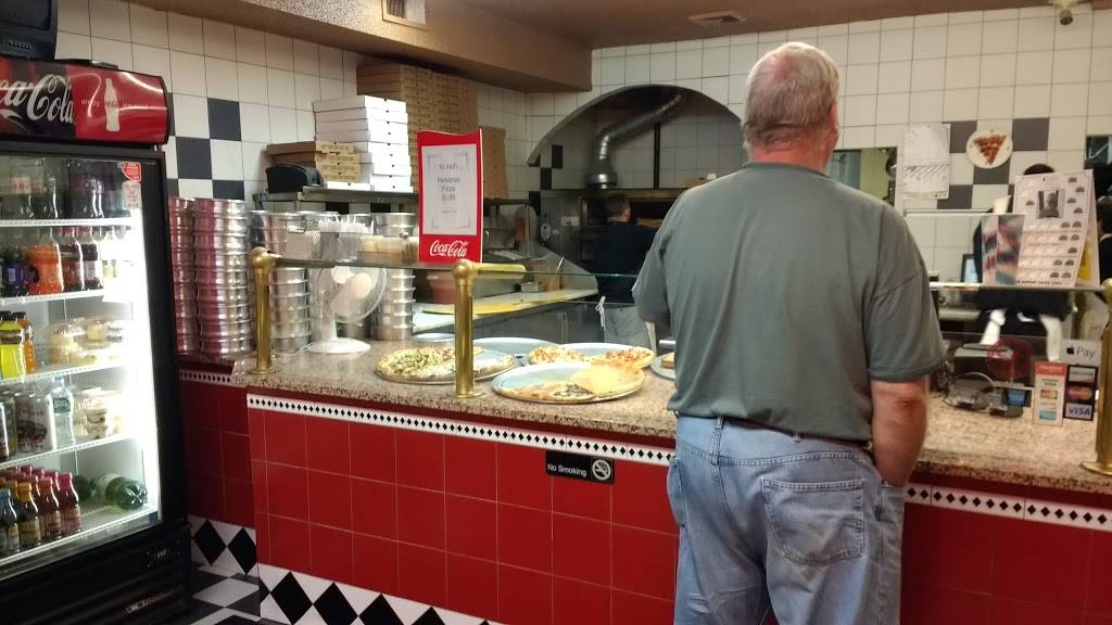 Pinas Pizza | restaurant | 8919 Ridge Ave # 7, Philadelphia, PA 19128, USA | 2154835553 OR +1 215-483-5553