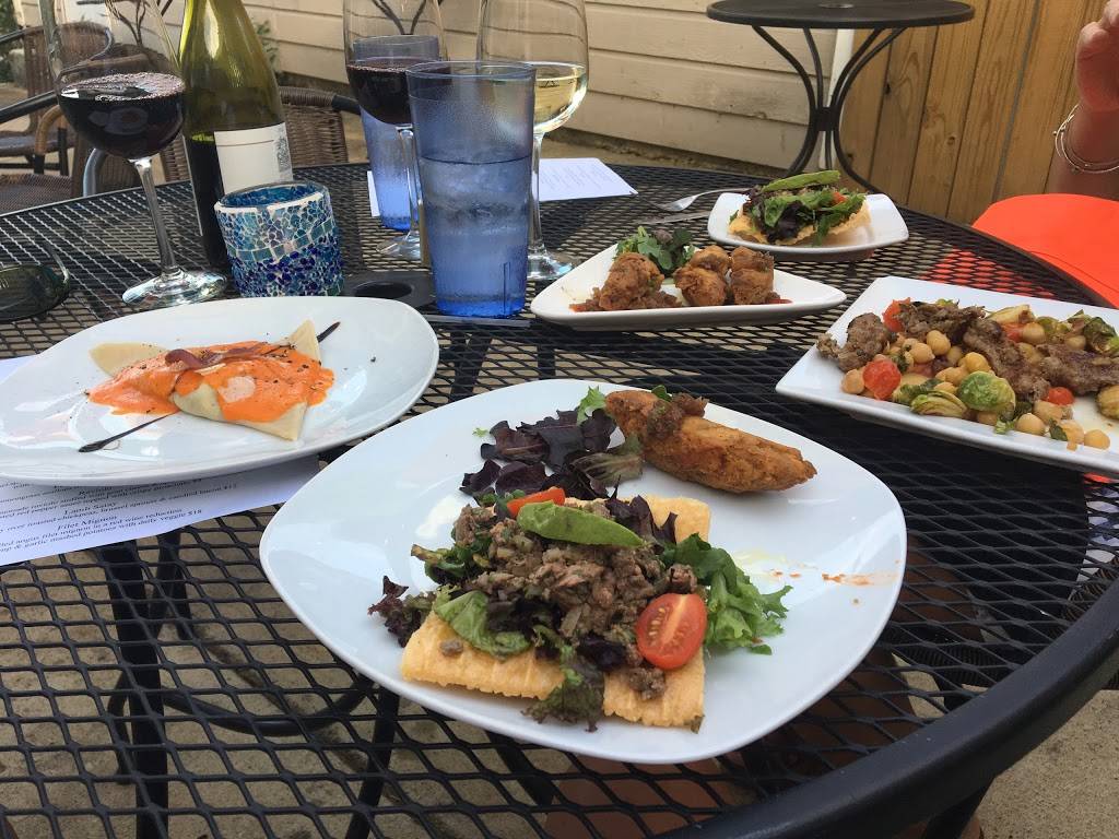 Maximos on Broad | restaurant | 2617 Broad Ave, Memphis, TN 38112, USA | 9014521111 OR +1 901-452-1111