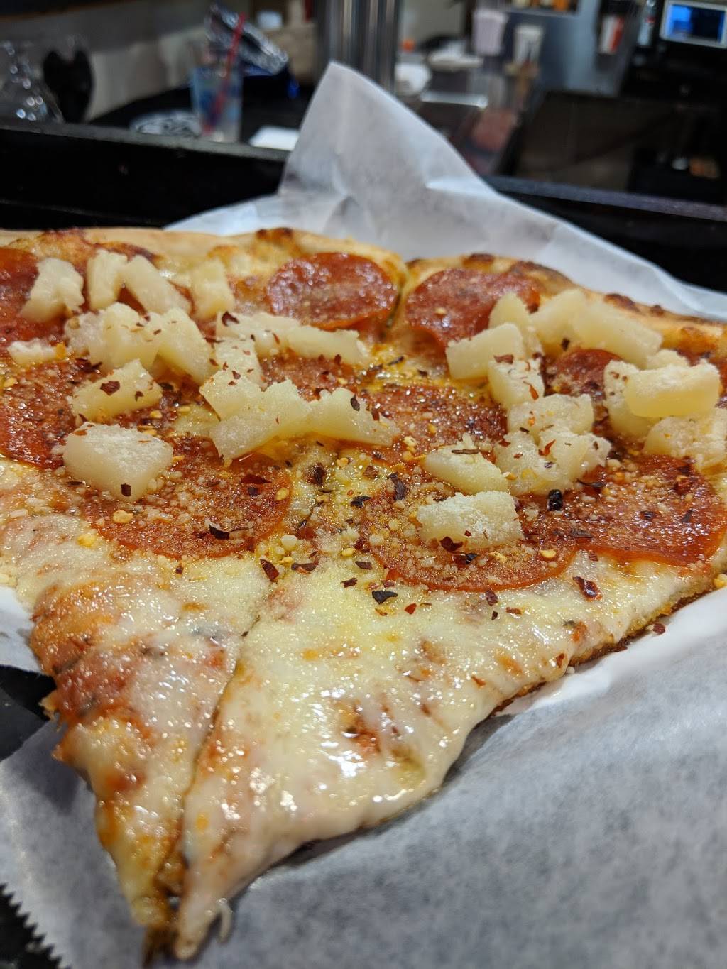 Village Road Pizzeria | restaurant | 4123 Norse Way, Long Beach, CA 90808, USA | 5624200040 OR +1 562-420-0040