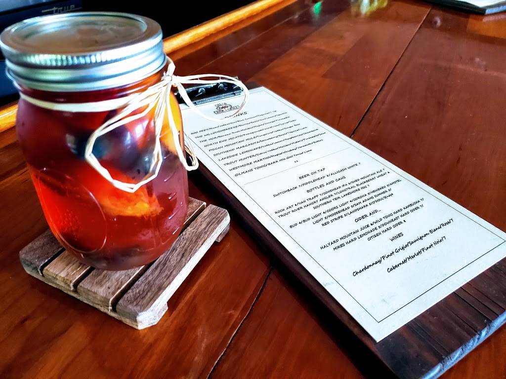 Gils Bar & Grill | restaurant | 793 VT-5A, Orleans, VT 05860, USA | 8025254123 OR +1 802-525-4123