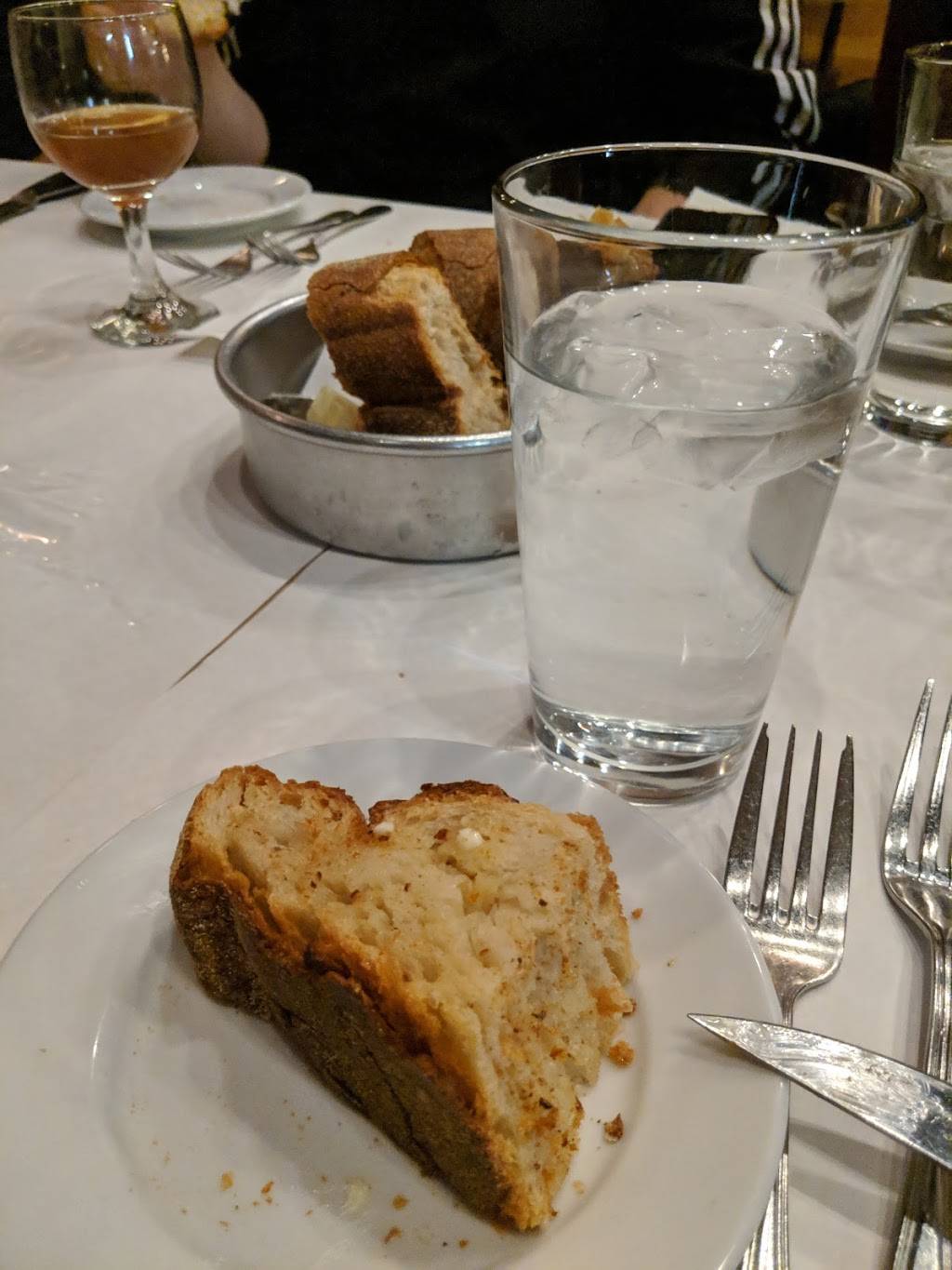 Medium Rare | restaurant | 4904 Fairmont Ave, Bethesda, MD 20814, USA | 3012158379 OR +1 301-215-8379