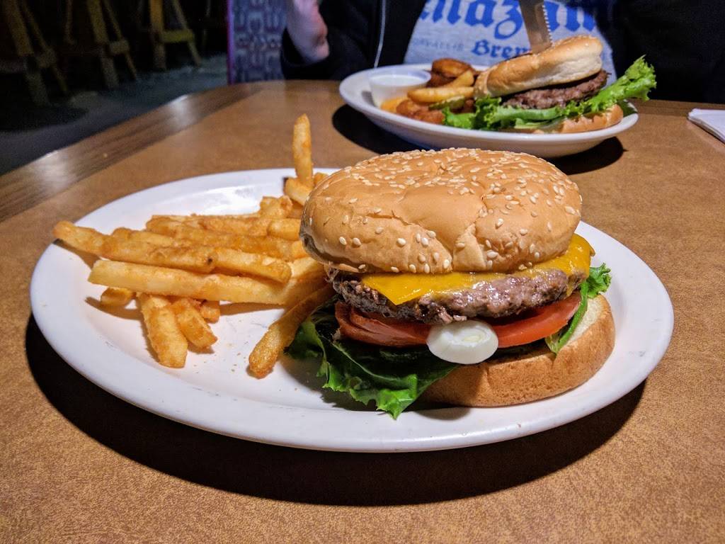 Toms Peacock Bar & Grill | restaurant | 125 SW 2nd St, Corvallis, OR 97333, USA | 5417548522 OR +1 541-754-8522