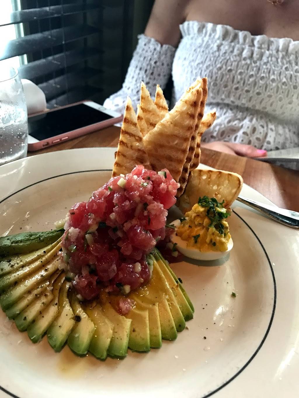 East Hampton Grill | restaurant | 99 N Main St, East Hampton, NY 11937, USA | 6313296666 OR +1 631-329-6666