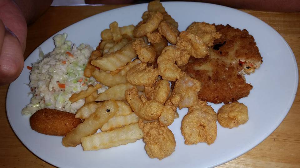 Gracies Steak and Seafood | restaurant | 120 E Old Us Highway 74 76, Lake Waccamaw, NC 28450, USA | 9106461307 OR +1 910-646-1307