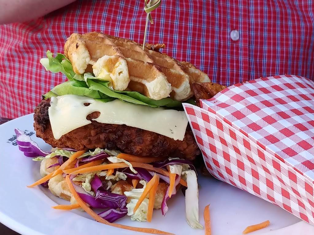 Le Trèfle | restaurant | 363 Rue des Forges, Trois-Rivières, QC G9A 2G9, Canada | 8193703636 OR +1 819-370-3636