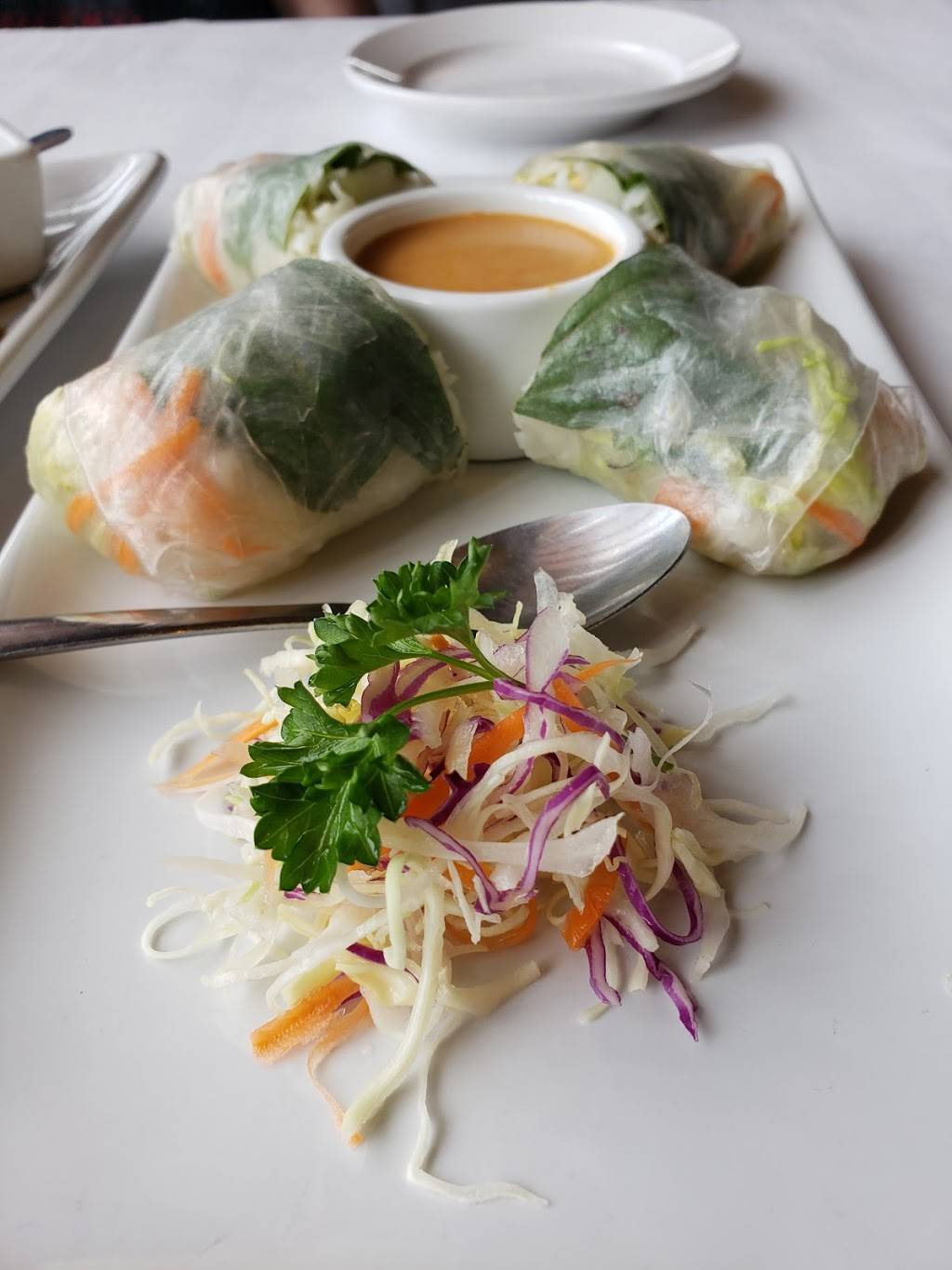 Lemongrass Sushi & Thai | restaurant | 7108 Hwy 70 S, Nashville, TN 37221, USA | 6156469500 OR +1 615-646-9500