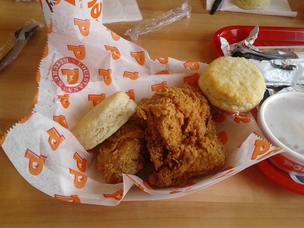 Popeyes Louisiana Kitchen | restaurant | 1744 Horal St, San Antonio, TX 78227, USA | 2106736787 OR +1 210-673-6787