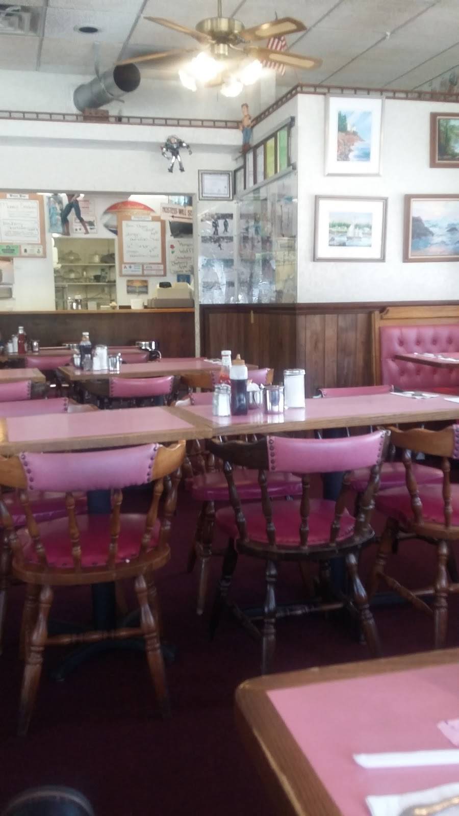 Simon Says Family Restaurant | restaurant | 94 Lawton St, Taunton, MA 02780, USA | 5088236708 OR +1 508-823-6708