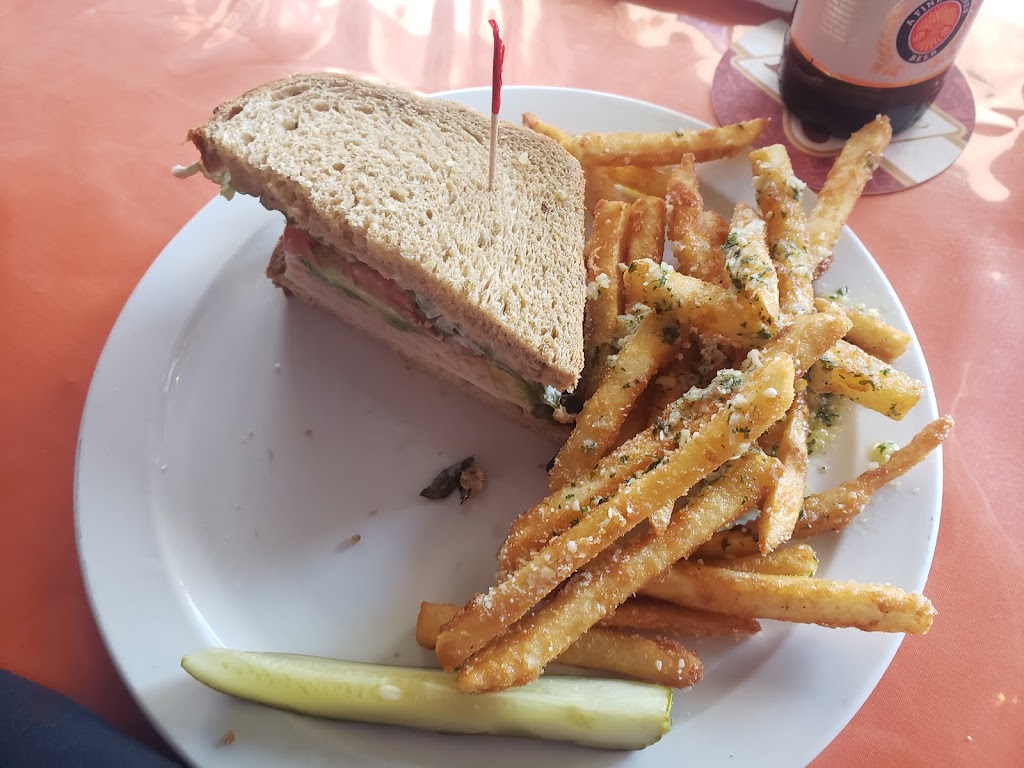 Pats Bar and Grill | restaurant | 140 W Bridge St, Hotchkiss, CO 81419, USA | 9708724215 OR +1 970-872-4215