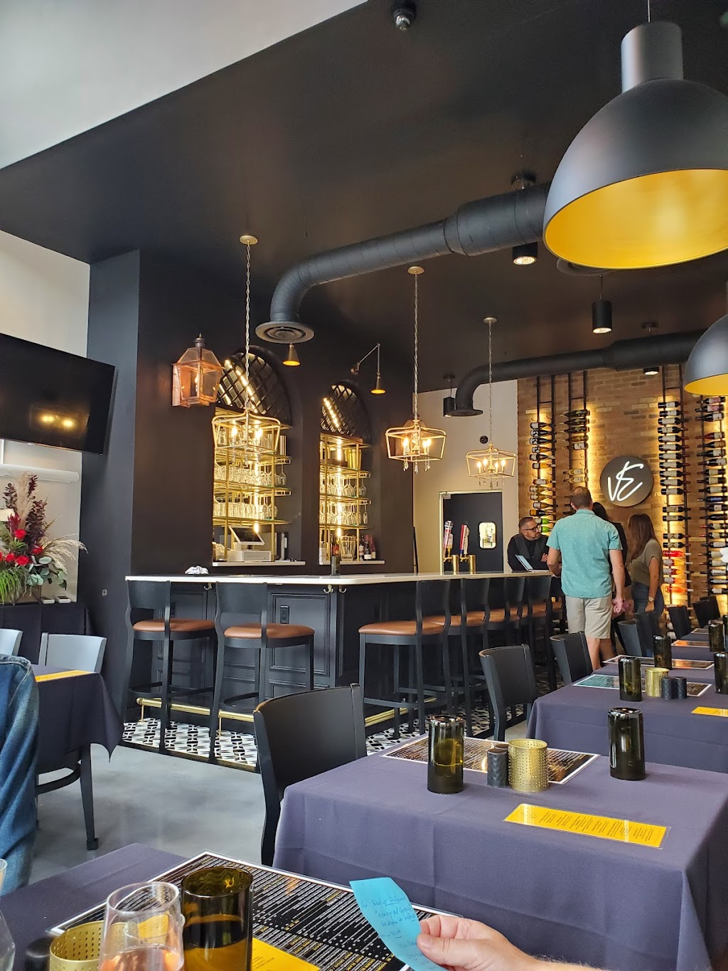 Van Edoms Wine Bar | restaurant | 12344 S Northshore Dr, Knoxville, TN 37922, USA | 9313199017 OR +1 931-319-9017