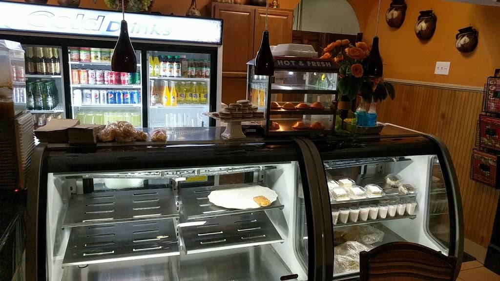 Bettys Grill Restaurant | restaurant | 46950 Community Plaza, Sterling, VA 20164, USA | 7034444403 OR +1 703-444-4403