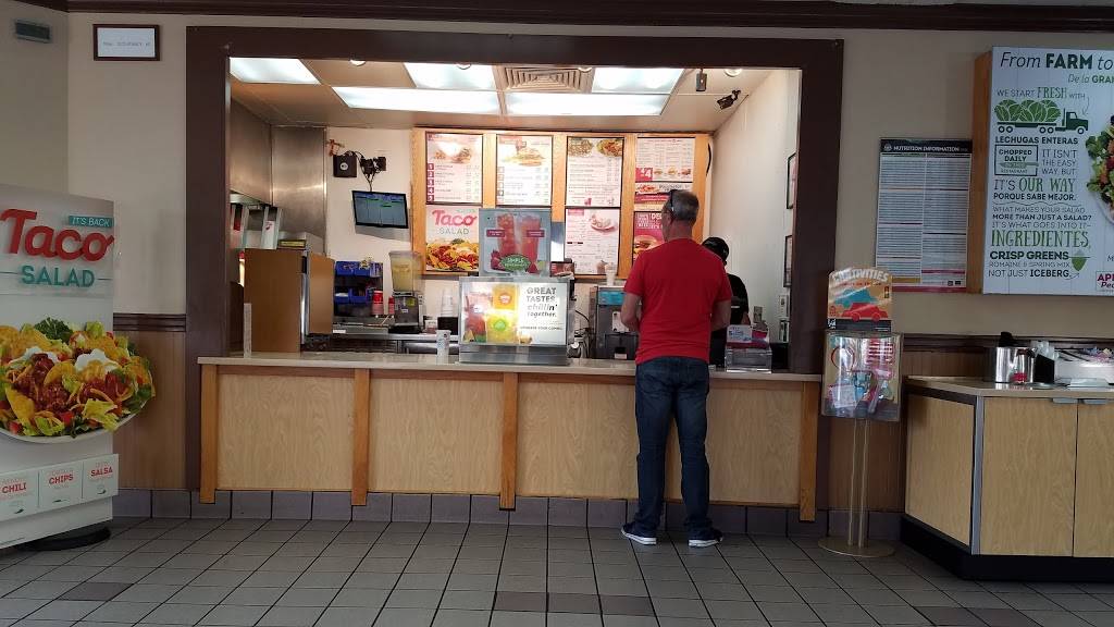 Wendys | restaurant | 7135 Sunset Blvd, Los Angeles, CA 90046, USA | 3238761925 OR +1 323-876-1925