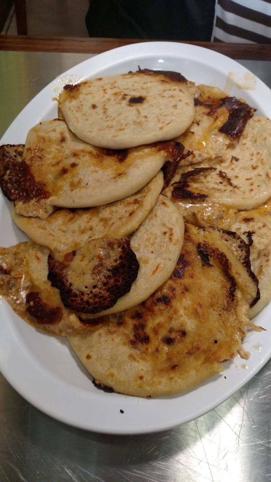 Mama Rosa Pupuseria & Charcoal Chicken | restaurant | 7237 Centreville Rd, Manassas, VA 20111, USA | 7033301423 OR +1 703-330-1423