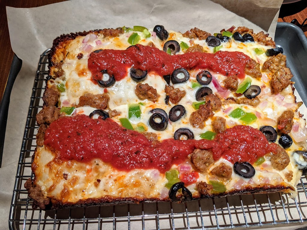 Backlot Pizza + Kitchen | restaurant | 6200 South 205th Plaza, Elkhorn, NE 68022, USA | 4022274726 OR +1 402-227-4726