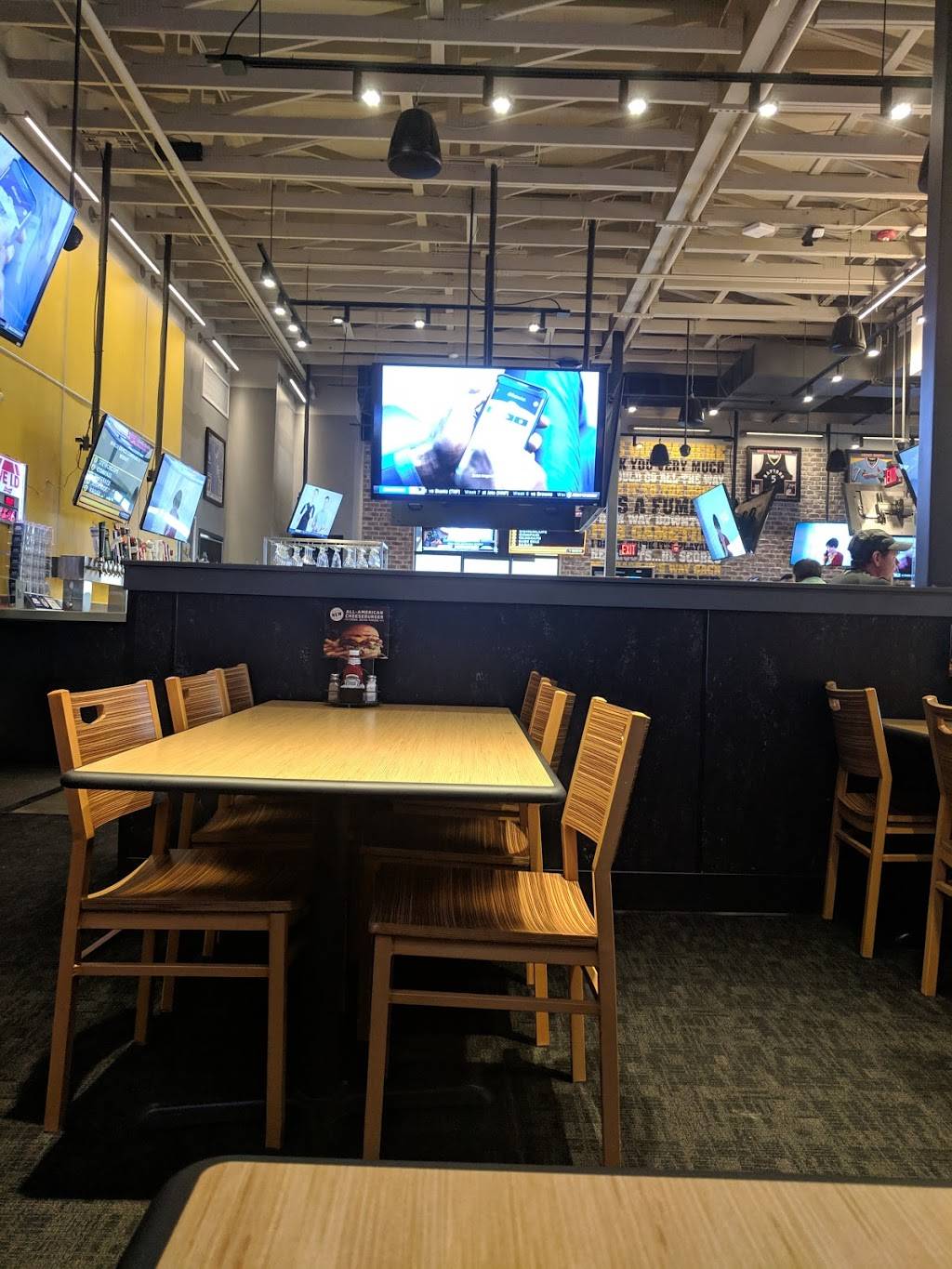Buffalo Wild Wings | meal takeaway | 4401 Wisconsin Ave, Sedalia, MO 65301, USA | 6608290350 OR +1 660-829-0350
