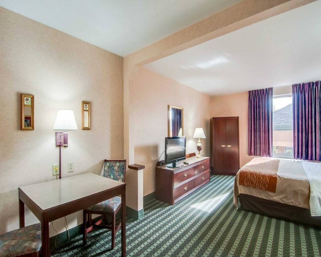 Comfort Inn Airport | restaurant | 5070 Valley View Blvd NW, Roanoke, VA 24012, USA | 5405272020 OR +1 540-527-2020