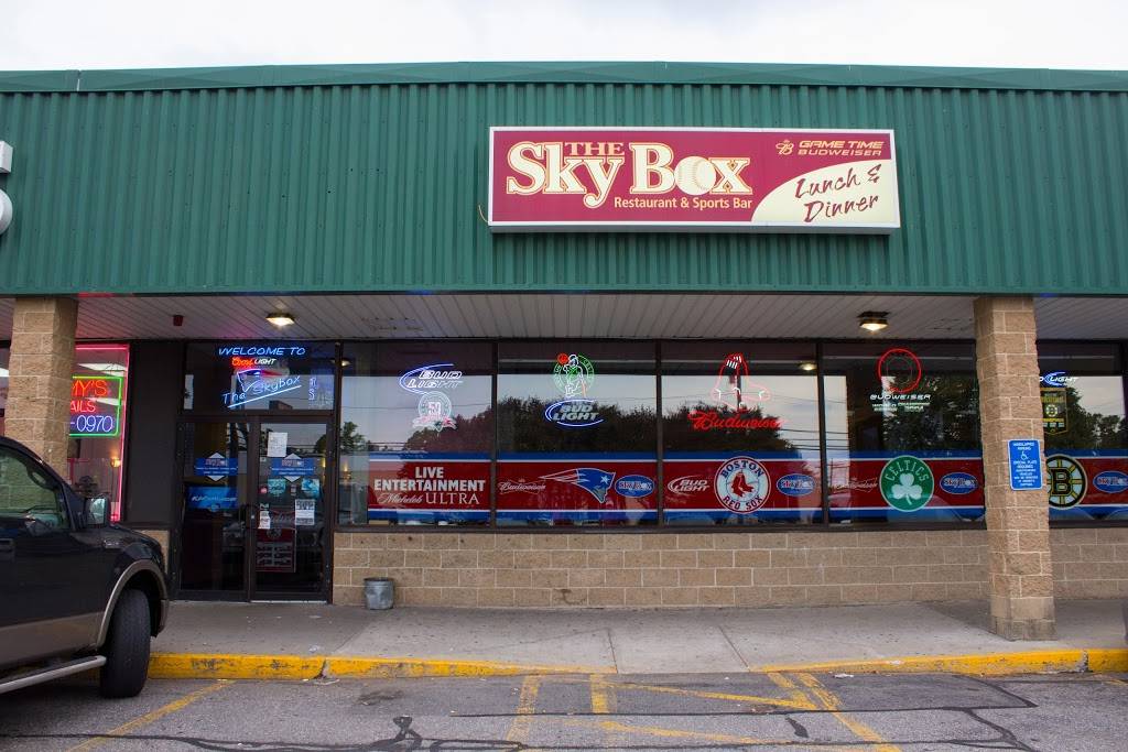 The Skybox Restaurant & Sports Bar | restaurant | 553 Main St # 9, Tewksbury, MA 01876, USA | 9788514818 OR +1 978-851-4818
