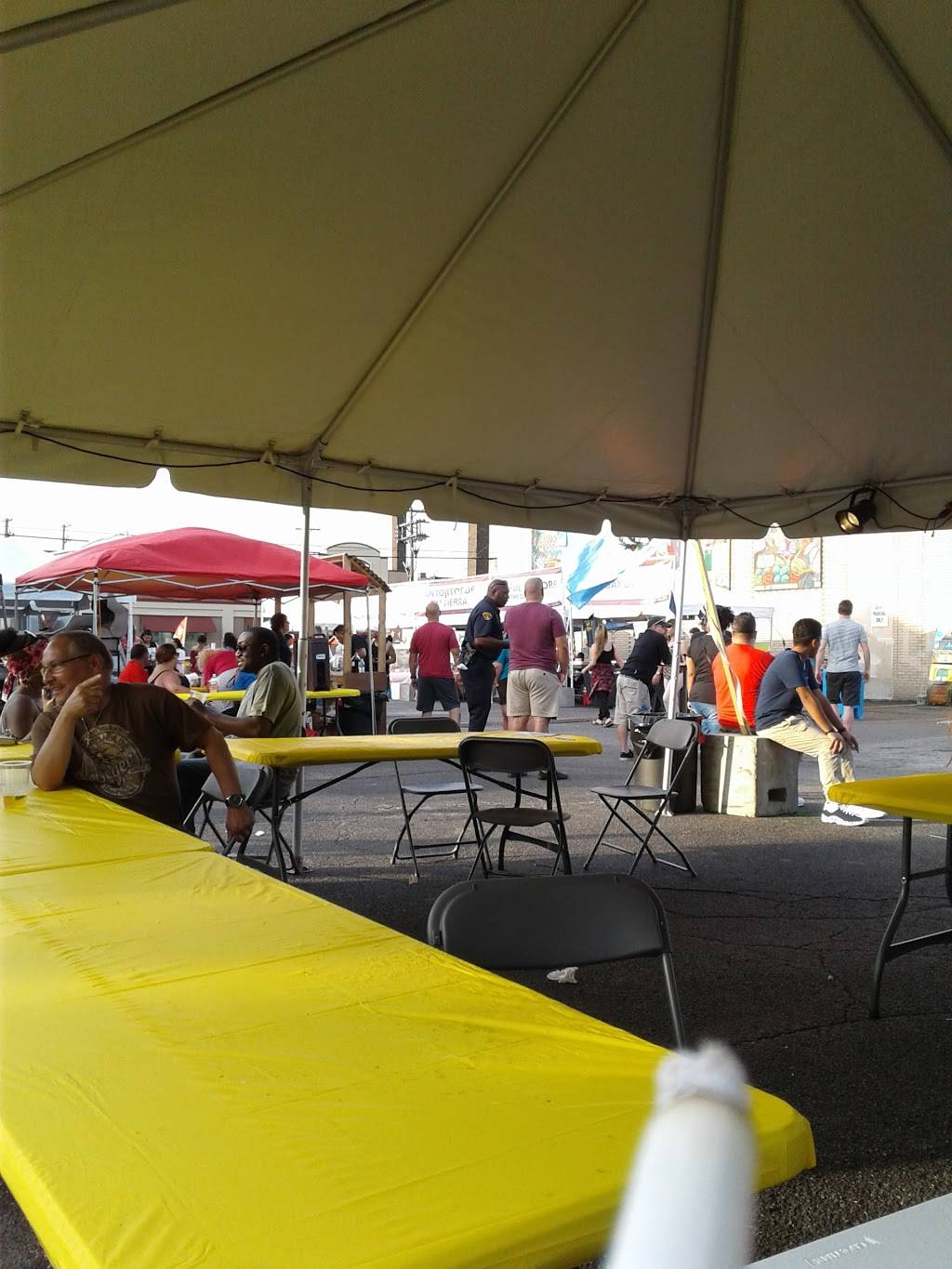 Hong Kong Kitchen | restaurant | 2802 Clark Ave, Cleveland, OH 44109, USA | 2165668811 OR +1 216-566-8811