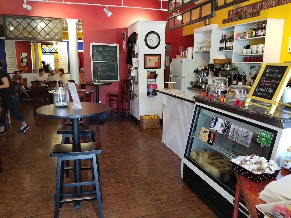 Codys On 4th | restaurant | 111 E 4th Ave, Mt Dora, FL 32757, USA | 3527358426 OR +1 352-735-8426