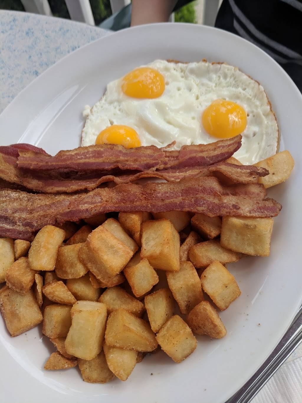 Uptown Grill | restaurant | 694 Woolwich St, Guelph, ON N1H 3Z1, Canada | 5197664500 OR +1 519-766-4500