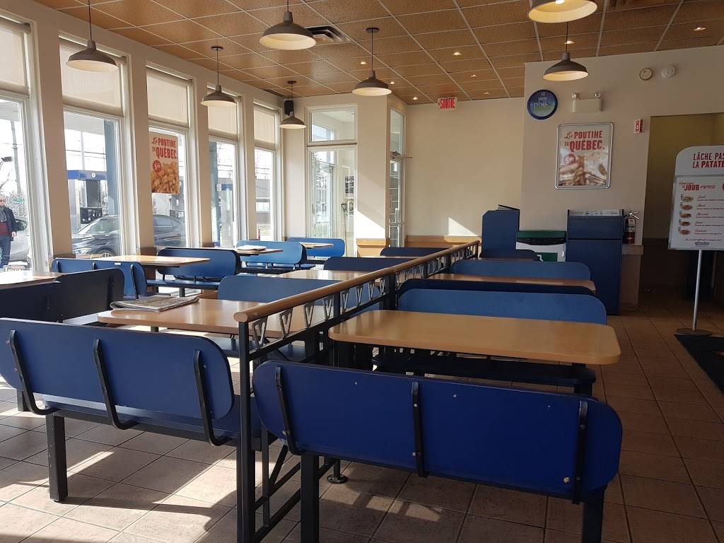 Valentine | restaurant | 15460 Grand rang Saint-François, Saint-Hyacinthe, QC J2T 5H1, Canada | 4507747761 OR +1 450-774-7761