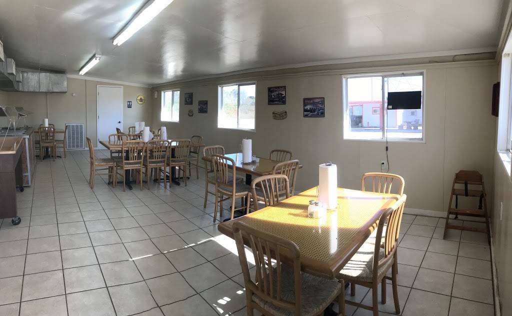 Peppers Burgers And More | restaurant | 804 E Main St, Eagle Lake, TX 77434, USA | 9792342370 OR +1 979-234-2370