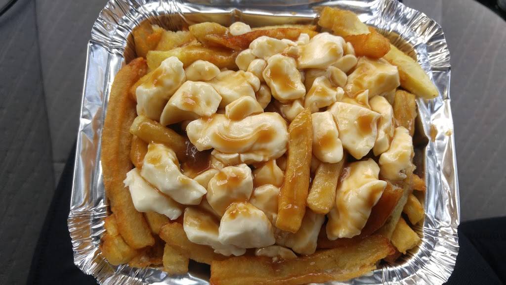 Chez Ashton | restaurant | 3505 Boulevard Sainte-Anne, Québec, QC G1E 3L5, Canada | 4186822379 OR +1 418-682-2379