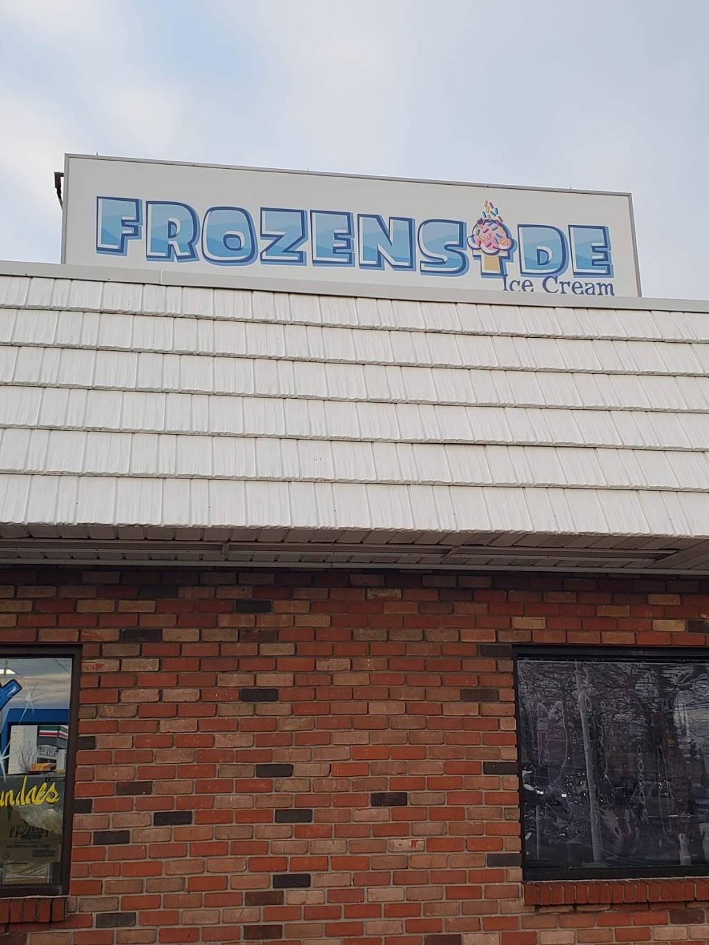 Frozen side Ice Cream | restaurant | 3286 Long Beach Rd, Oceanside, NY 11572, USA | 5162860077 OR +1 516-286-0077