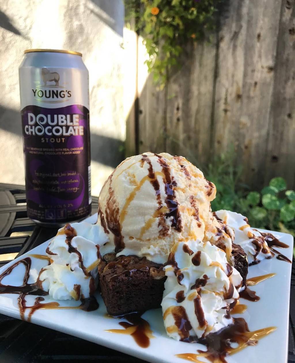 Bacchus Restaurant, Brewery & Billiards | restaurant | 4 S Chestnut St, New Paltz, NY 12561, USA | 8452558636 OR +1 845-255-8636