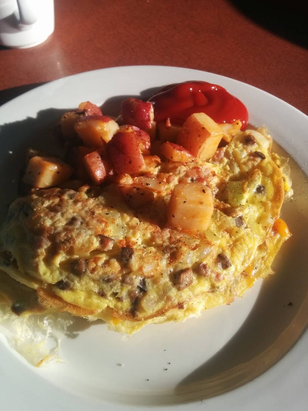 Hampshire Dining Commons | restaurant | 141 Southwest Cir, Amherst, MA 01003, USA | 4135775160 OR +1 413-577-5160