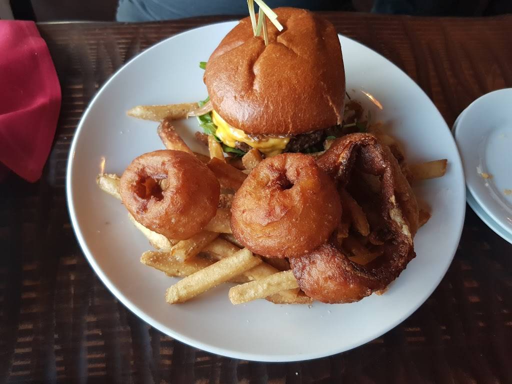 The Hive Grill | restaurant | 32475 Clinton Keith Rd, Wildomar, CA 92595, USA | 9516780722 OR +1 951-678-0722