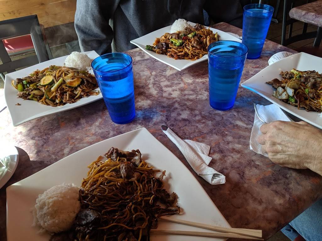 Hot Iron Mongolian Grill | restaurant | 16822 Twin Lakes Ave, Marysville, WA 98271, USA | 3606529711 OR +1 360-652-9711